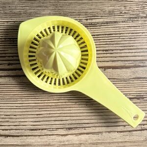Vintage EKCO USA Handheld Fruit Juicer Kitchen Utensil Yellow Plastic